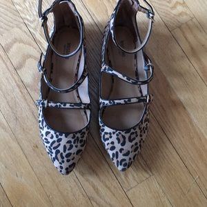 Mossimo leopard animal prints strappy flats 8.5